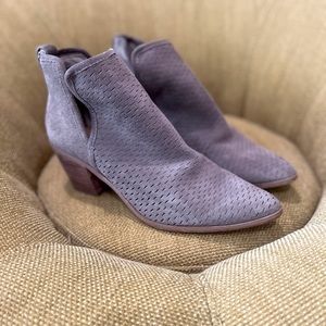 LUCKY BRAND ankle booties.